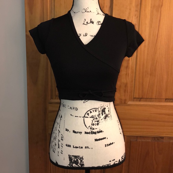 VENUS Tops - 💋5/$20🎉Venus Faux Wrap Crop Top with Tie